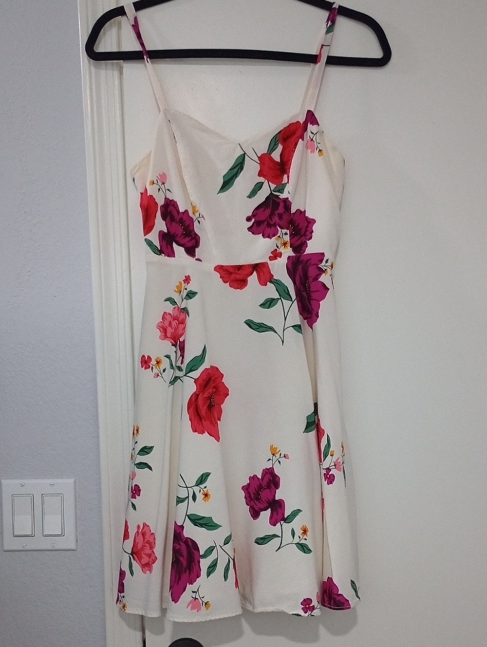 Old Navy Cream Spaghetti-Strap Floral A-Line Dress with Pink & Red Blooms XS
